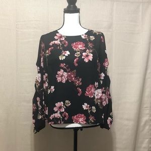Black floral blouse Vince Camuto